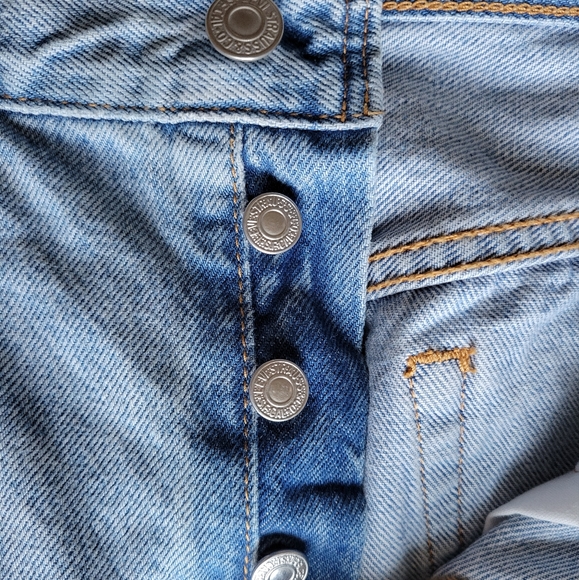 SOLD🥳Levis 501 light wash skinny jeans - Picture 11 of 15